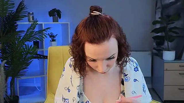 Snapshot of AdrieneChapp chatting on 04.10.26 AdrieneChapp online show from 04.10.26