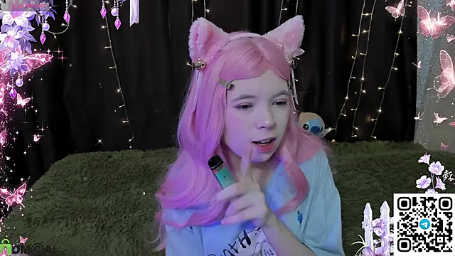 Snapshot of MisaRisaChan chatting on 04.13.26 MisaRisaChan online show from 04.13.26