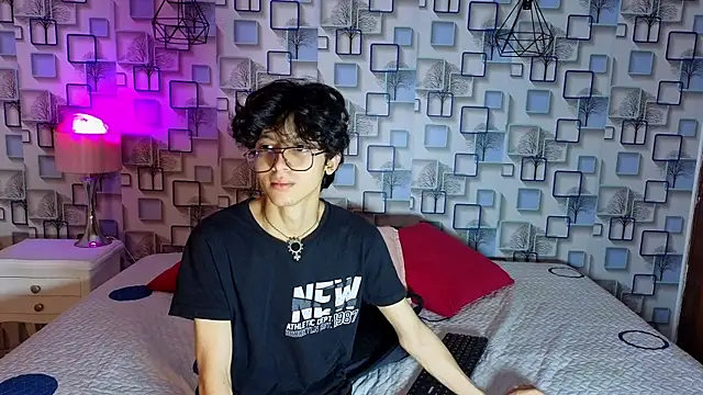 Twink Sebas7 online show from 04.28.26