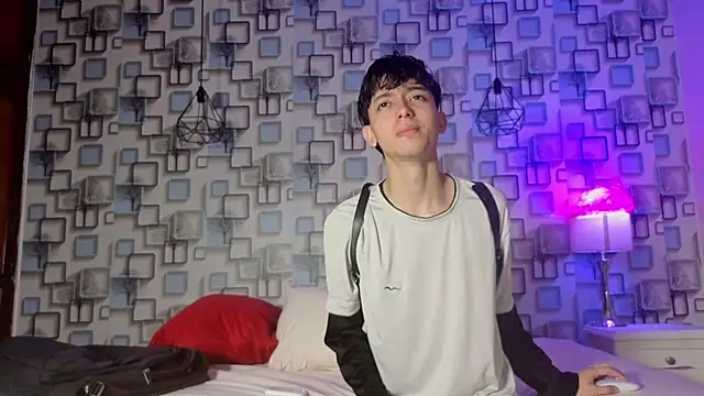 Snapshot of Twink_Sebas7 chatting on 06.10.26 Twink Sebas7 online show from 06.10.26