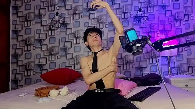 Snapshot of Twink_Sebas7 chatting on 06.12.26 Twink Sebas7 online show from 06.12.26
