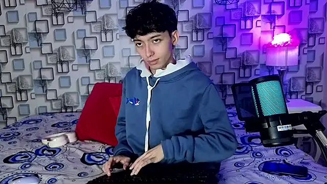 Snapshot of Twink_Sebas7 chatting on 06.17.26 Twink Sebas7 online show from 06.17.26