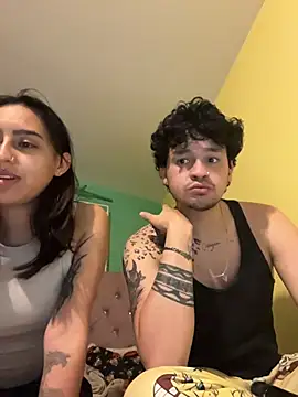 Snapshot of hotlatinocouple__ chatting on 06.20.26 hotlatinocouple online show from 06.20.26