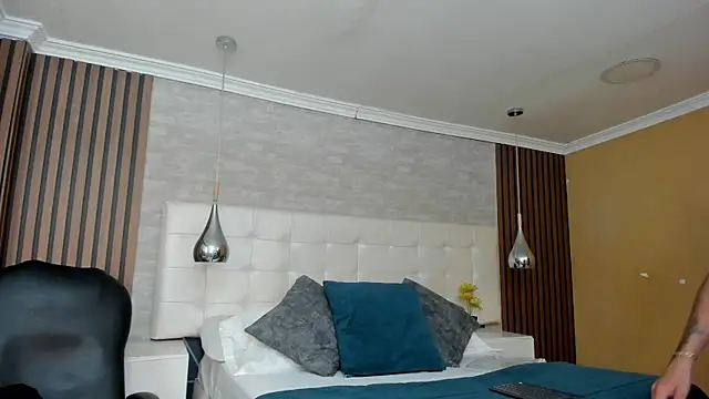 Snapshot of TysonMiller chatting on 04.15.26 TysonMiller online show from 04.15.26