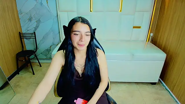 Snapshot of Samantha_petite_tf chatting on 05.02.26 Samantha petite tf online show from 05.02.26