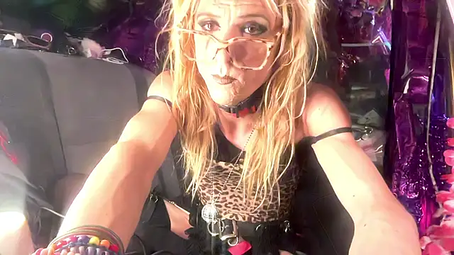 TgirlBrat online show from 06.20.26