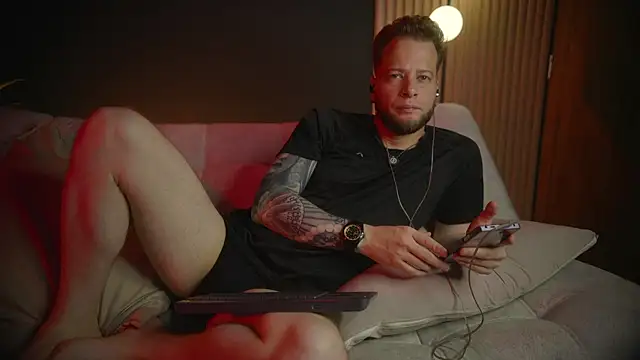 Axxel Foxx online show from 04.09.26