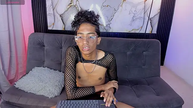 triiangel latinboy online show from 05.23.26