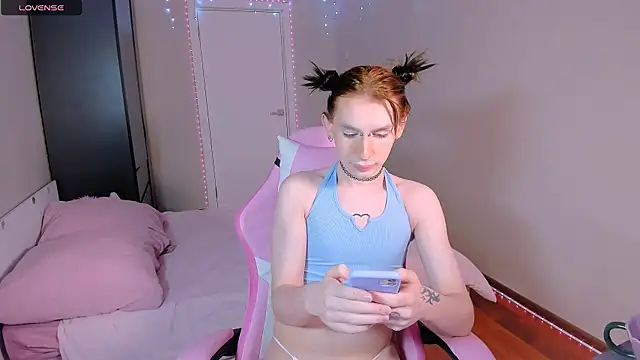 Mikaella Nicole online show from 04.11.26