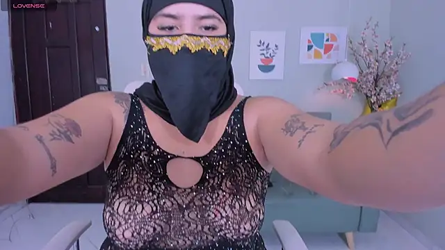 haly smif online show from 04.10.26