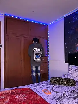 Snapshot of RoughDiamond_ chatting on 04.12.26 RoughDiamond online show from 04.12.26