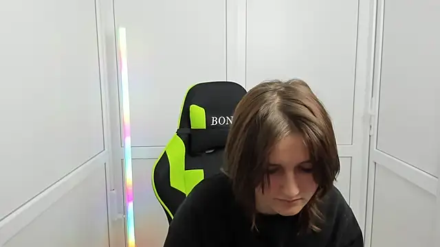 Snapshot of GoldenKiss chatting on 04.12.26 GoldenKiss online show from 04.12.26