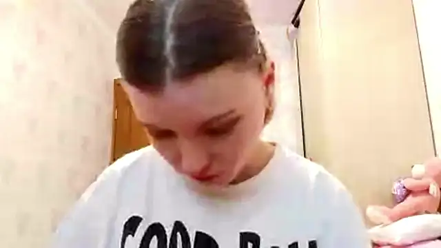 Snapshot of HomingClone chatting on 04.09.26 HomingClone online show from 04.09.26