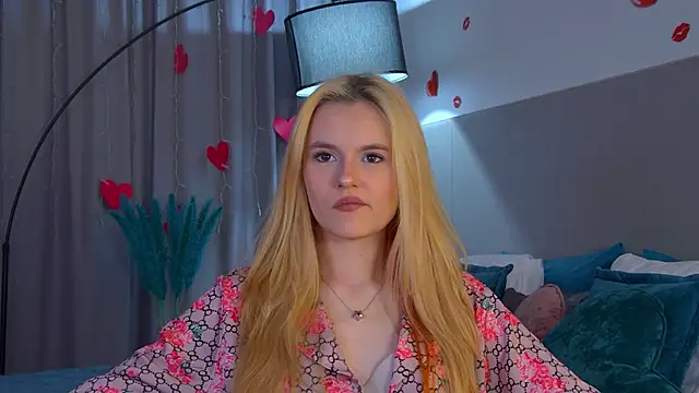 Snapshot of LeaLamour chatting on 04.10.26 LeaLamour online show from 04.10.26