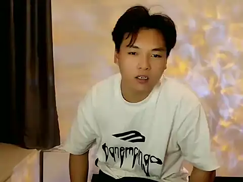 Snapshot of GWpk chatting on 04.10.26 GWpk online show from 04.10.26