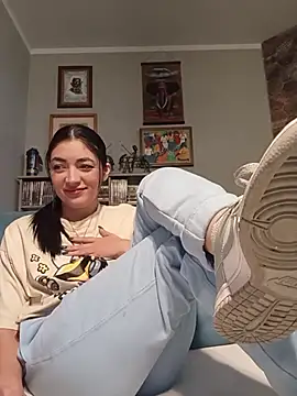Snapshot of thailycupcake chatting on 05.05.26 thailycupcake online show from 05.05.26