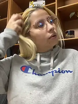 Snapshot of Aliss_Taylor1 chatting on 04.29.26 Aliss Taylor1 online show from 04.29.26