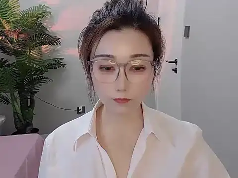 Snapshot of Yunxi- chatting on 04.21.26 Yunxi- online show from 04.21.26