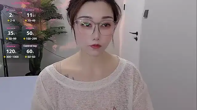 Snapshot of Yunxi- chatting on 05.18.26 Yunxi- online show from 05.18.26