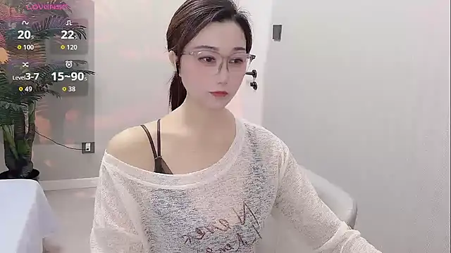 Snapshot of Yunxi- chatting on 06.13.26 Yunxi- online show from 06.13.26