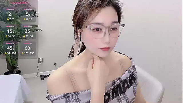 Snapshot of Yunxi- chatting on 06.20.26 Yunxi- online show from 06.20.26