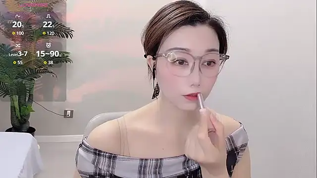 Snapshot of Yunxi- chatting on 06.29.26 Yunxi- online show from 06.29.26