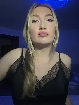 Snapshot of Mira_royy chatting on 05.27.26 Mira royy online show from 05.27.26