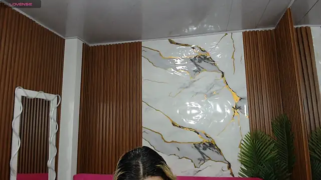 Snapshot of alonddra_tay chatting on 05.04.26 alonddra tay online show from 05.04.26