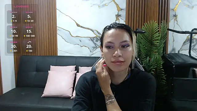 Snapshot of alonddra_tay chatting on 05.26.26 alonddra tay online show from 05.26.26