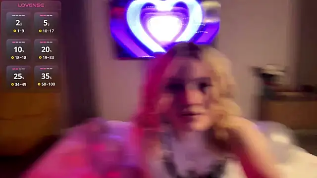 moonavelle online show from 05.02.26