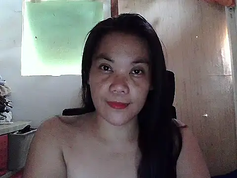 holdmetight21 online show from 04.18.26