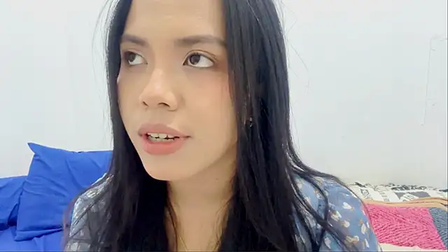 Snapshot of LiliyanaS chatting on 05.24.26 LiliyanaS online show from 05.24.26