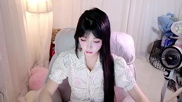 Zoe-001 online show from 04.26.26