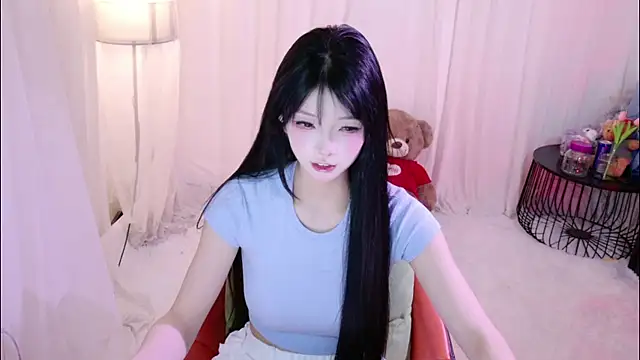 Zoe-001 online show from 06.04.26