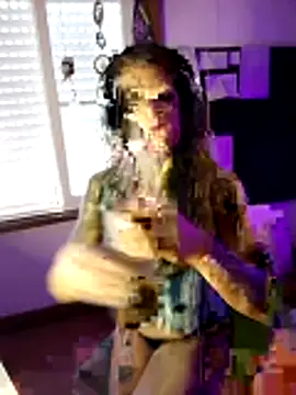 LauKiss online show from 04.11.26