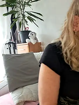 Blond lady czech online show from 07.12.26