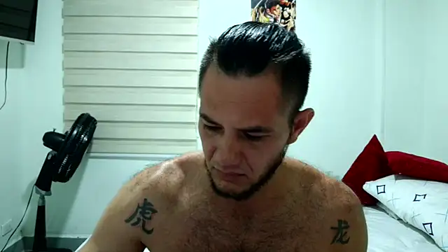 Snapshot of andrew_1520 chatting on 02.14.26 andrew 1520 online show from 02.14.26