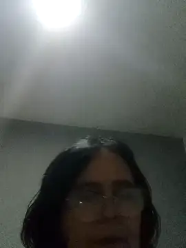 Snapshot of PienCanela chatting on 04.28.26 PienCanela online show from 04.28.26