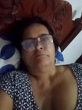 Snapshot of PienCanela chatting on 05.14.26 PienCanela online show from 05.14.26