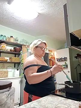 itsthatgirl online show from 04.12.26