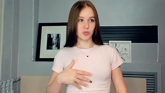 KareenLivingston online show from 04.17.26