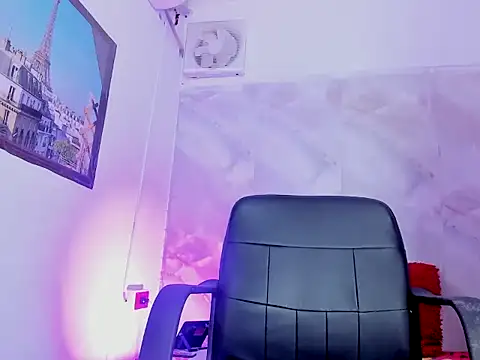 suriFoster online show from 04.13.26