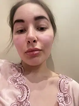 Doris2222 online show from 04.12.26