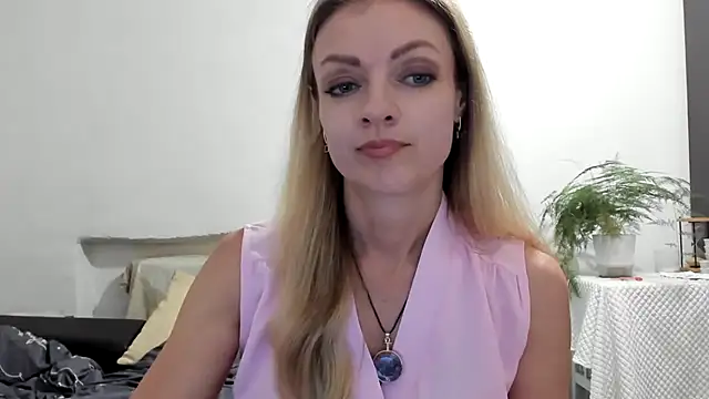 Snapshot of Severina7 chatting on 07.18.26 Severina7 online show from 07.18.26