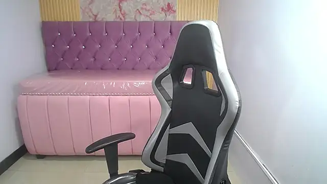 Snapshot of Kailee_ch chatting on 04.13.26 Kailee ch online show from 04.13.26