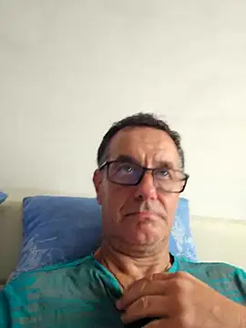 Snapshot of loulouferrari chatting on 05.30.26 loulouferrari online show from 05.30.26