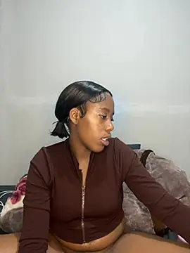 petite bee online show from 07.07.26