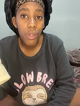 petite bee online show from 07.15.26