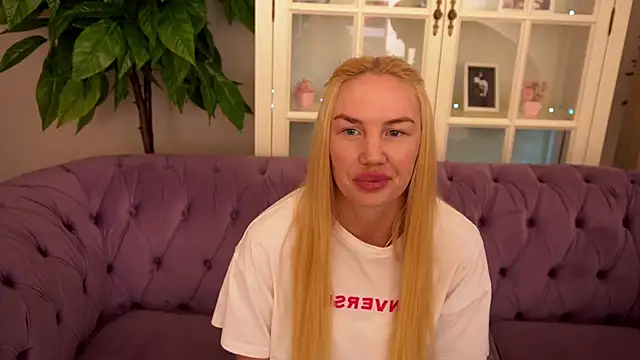 SavageKisses online show from 05.19.26