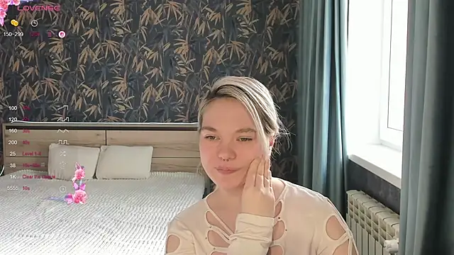 Snapshot of Anna_Delon chatting on 04.25.26 Anna Delon online show from 04.25.26